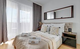 Nad Stawem By Downtown Apartments